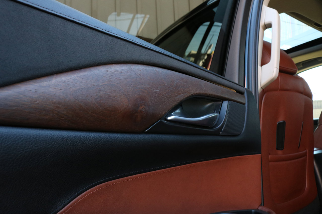 Used 2017 Cadillac Escalade Premium Luxury image 38