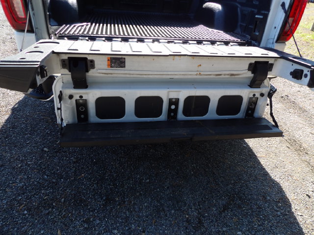 Used 2025 GMC Sierra 1500 SLT AWD/4WD image 11