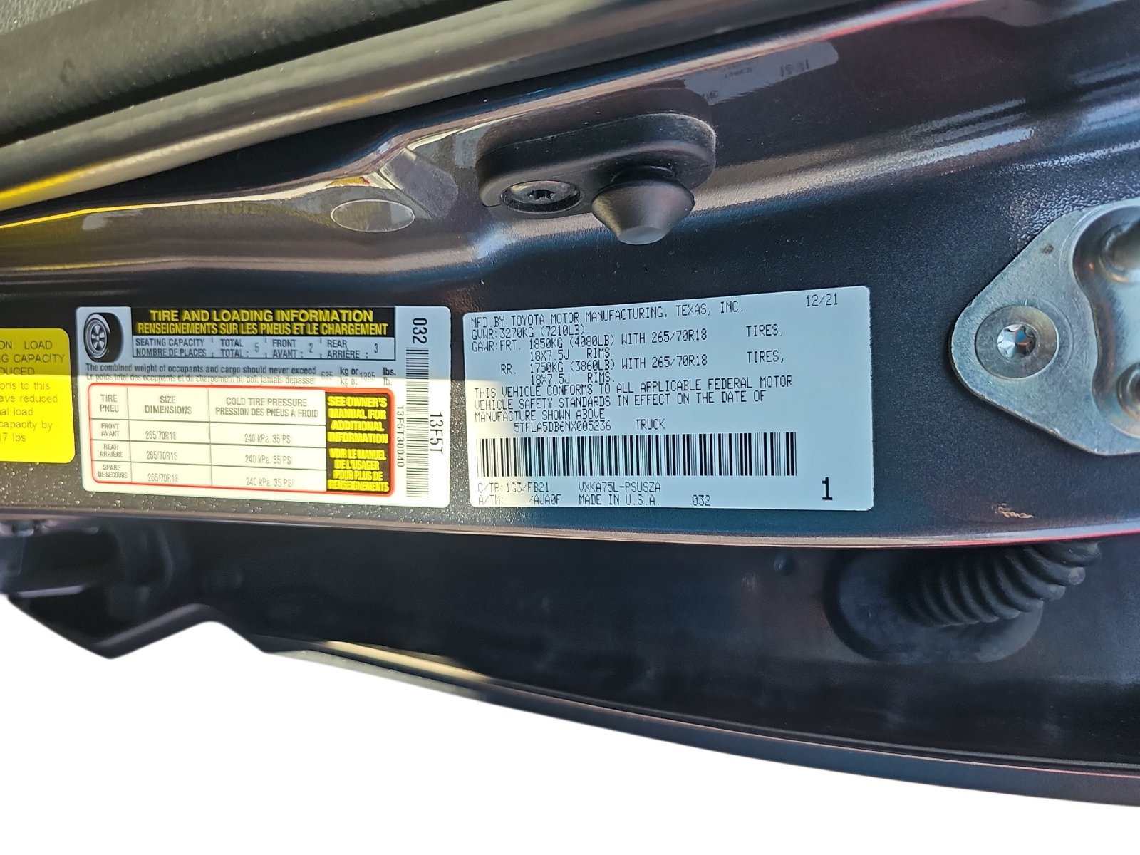 Used 2022 Toyota Tundra SR5 w/ TRD Off-Road Package AWD/4WD image 32