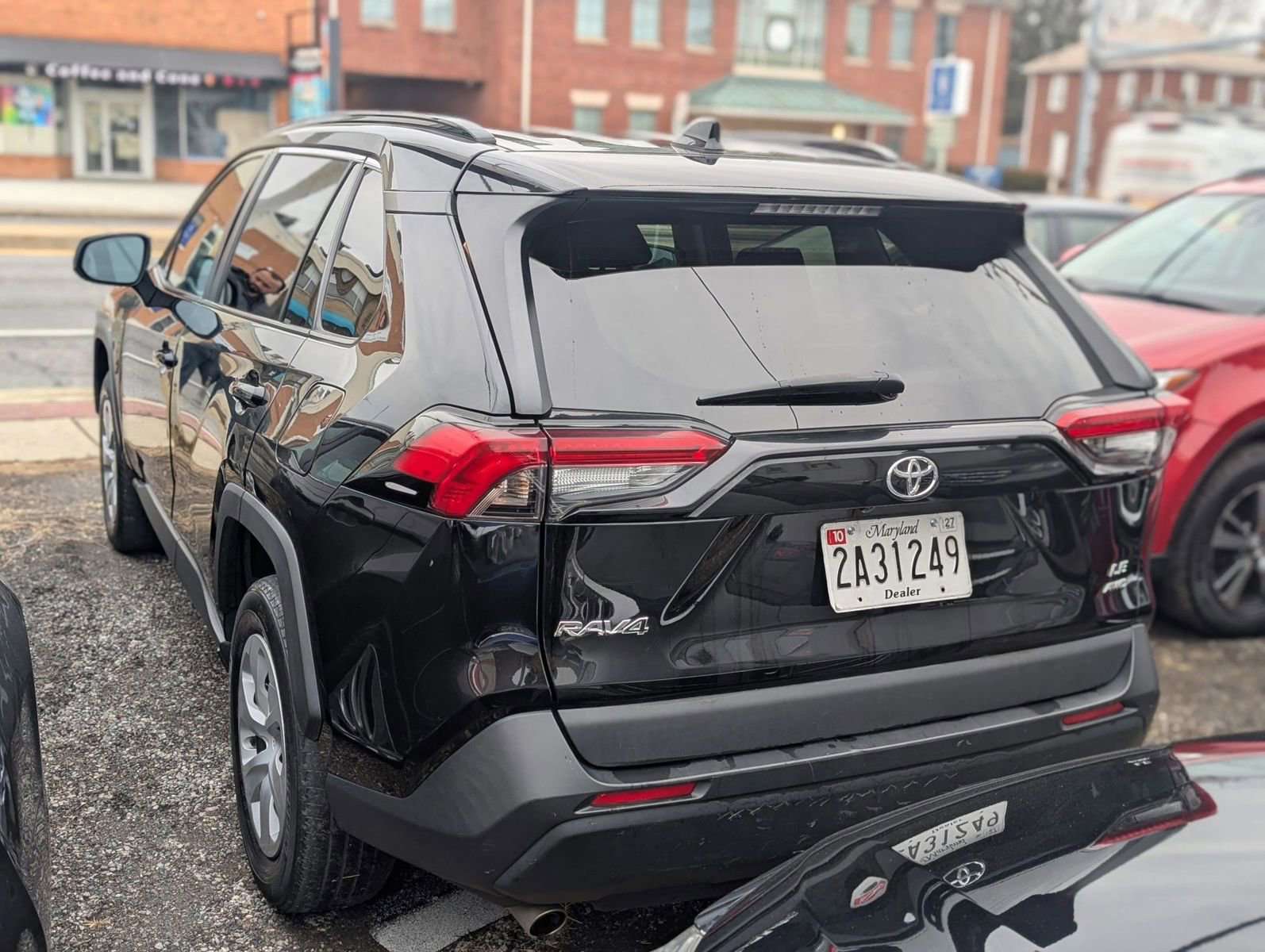 Used 2021 Toyota RAV4 LE image 16