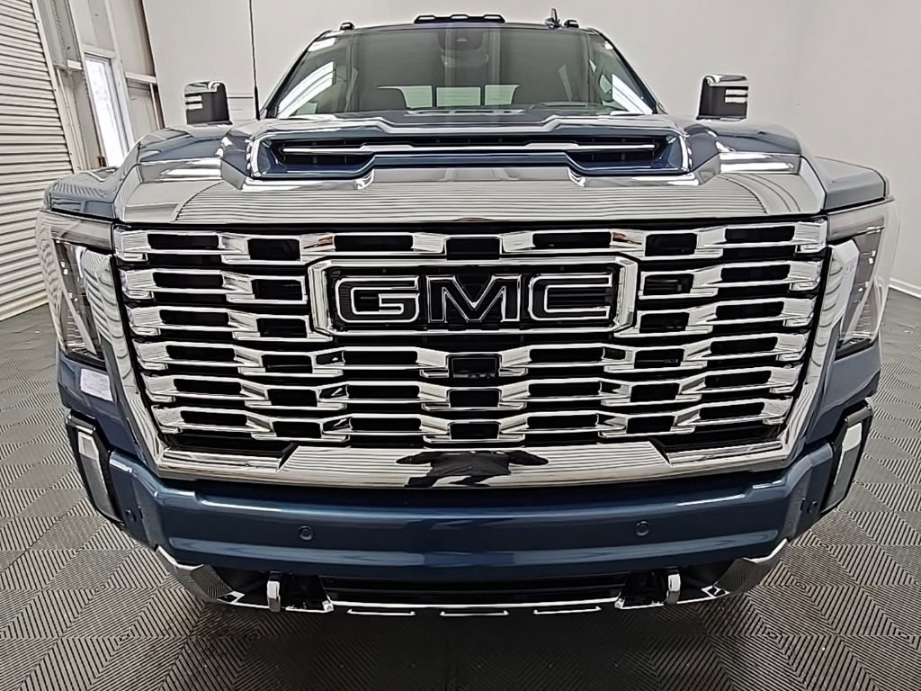 New 2026 GMC Sierra 2500 Denali w/ Denali Reserve Package image 3