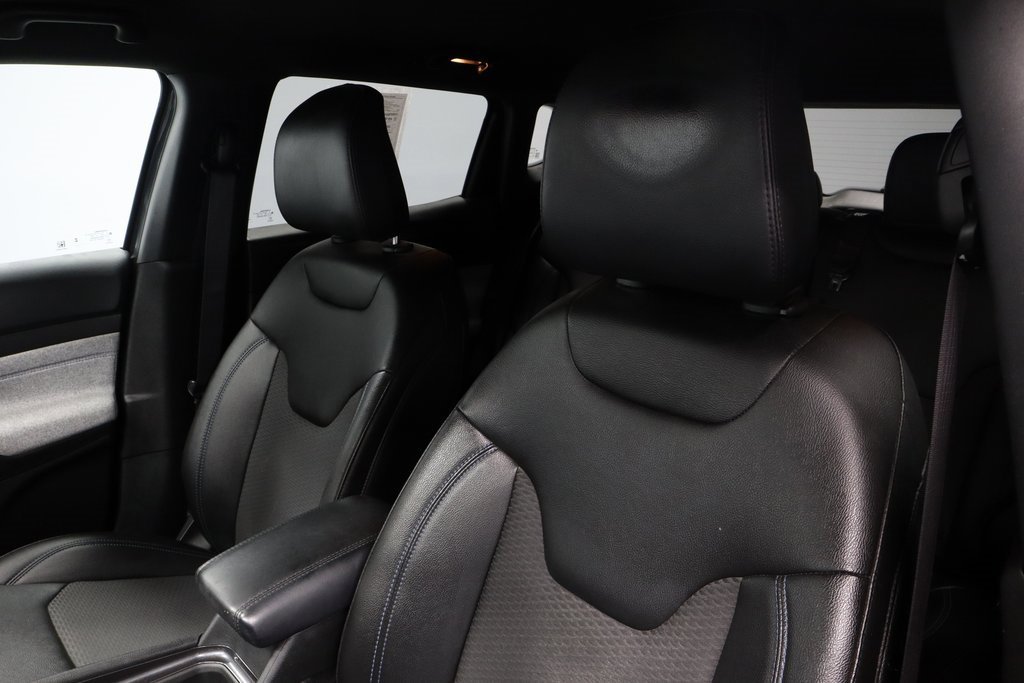 Used 2024 Jeep Compass Latitude image 25