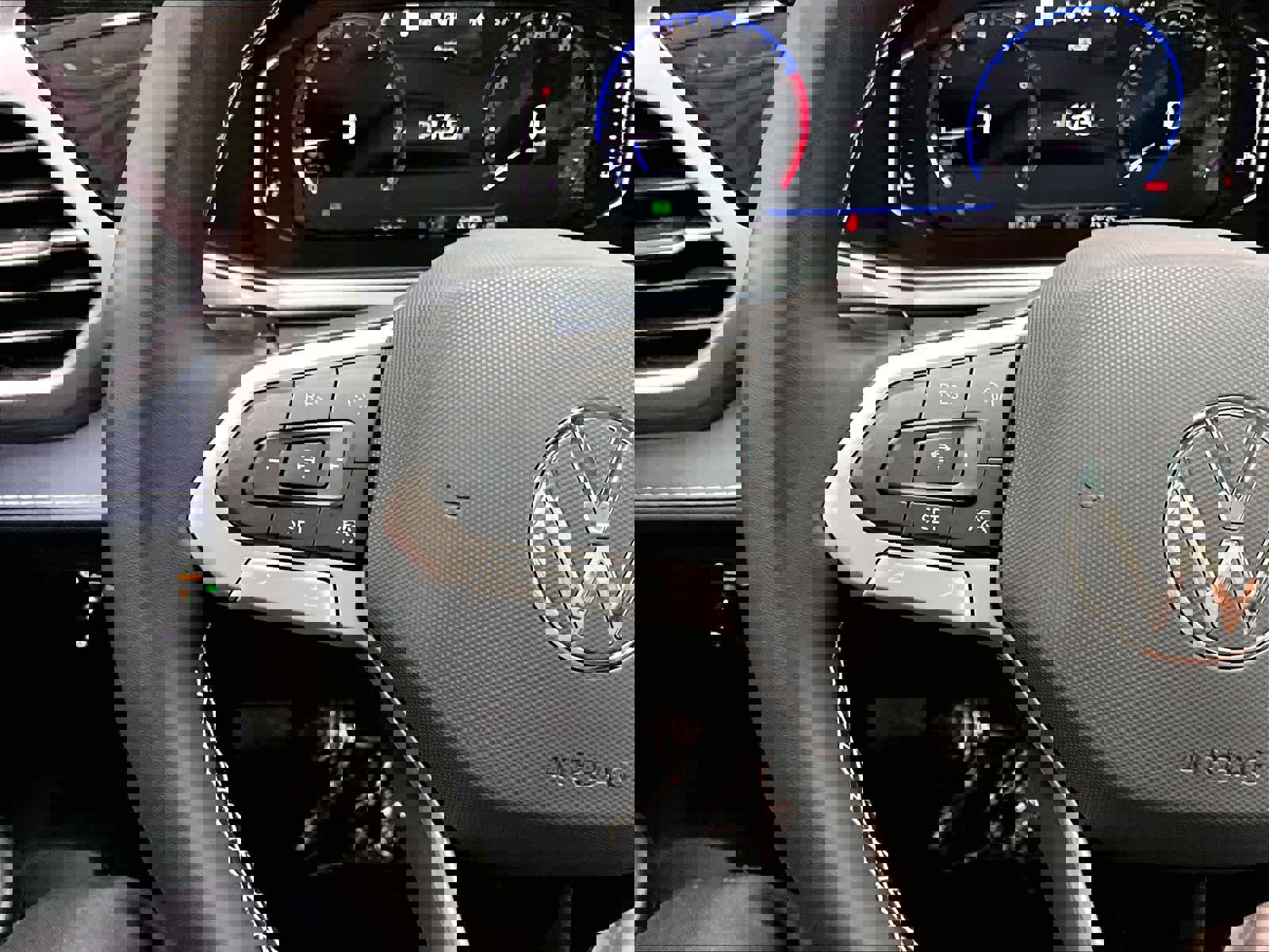 New 2026 Volkswagen Taos SEL image 17