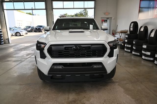 New 2026 Toyota Tacoma TRD Sport AWD/4WD image 2