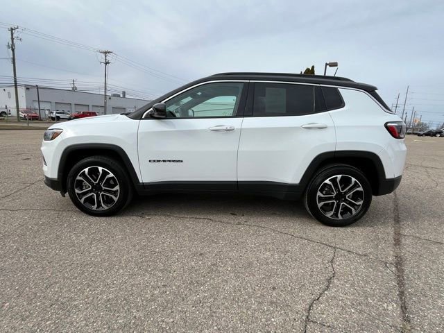 Used 2024 Jeep Compass Limited AWD/4WD image 2