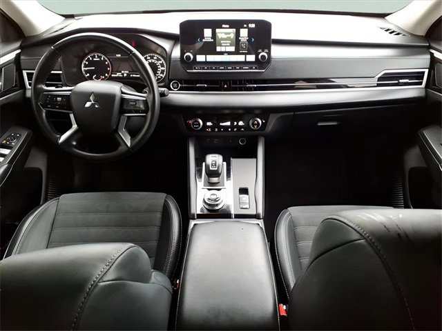 Used 2024 Mitsubishi Outlander SE image 20