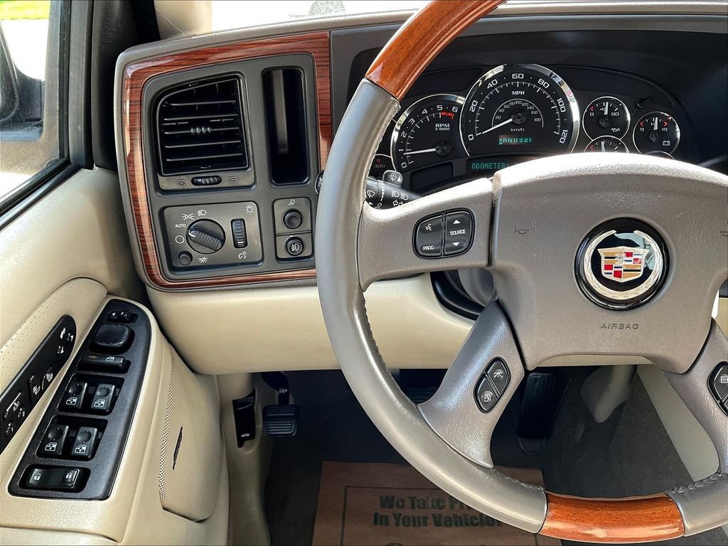 Used 2004 Cadillac Escalade EXT AWD/4WD image 12