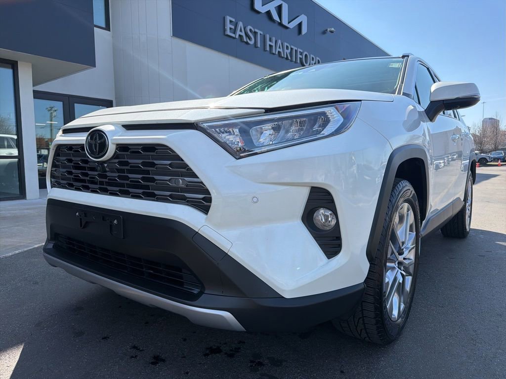 Used 2019 Toyota RAV4 Limited w/ Advanced Technology Package image 11