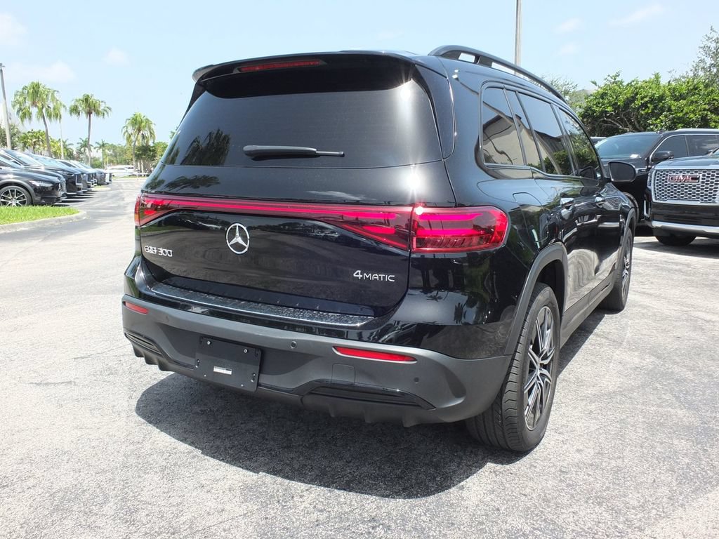 Used 2024 Mercedes-Benz EQB 300 4MATIC image 8