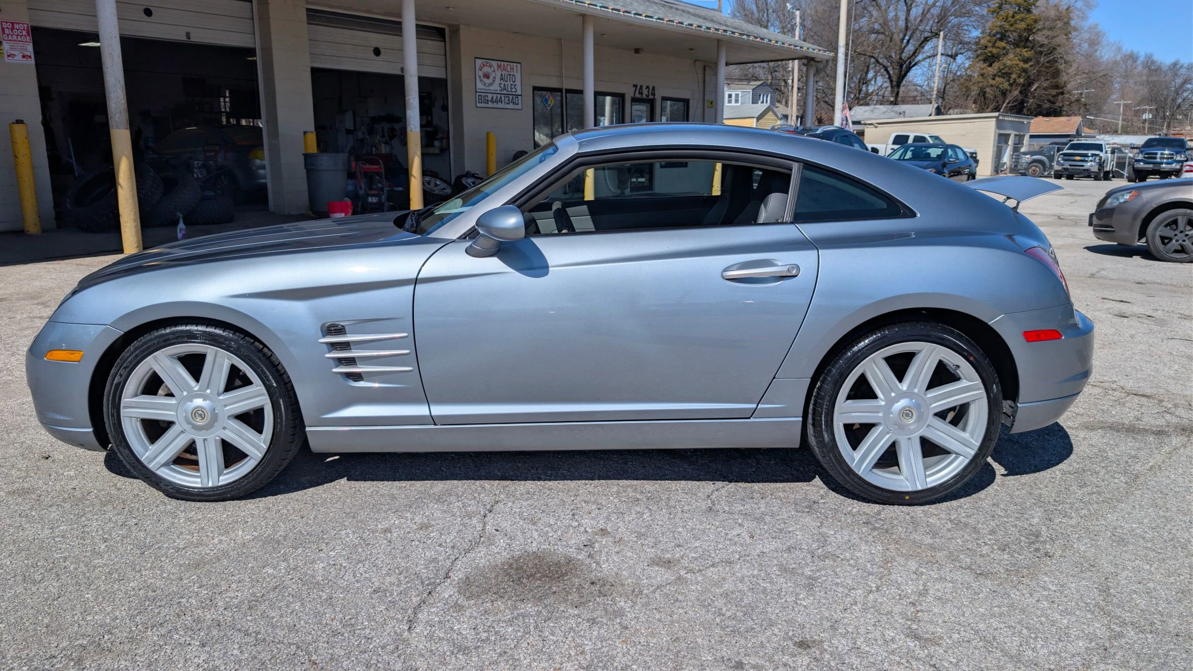 Used 2004 Chrysler Crossfire Coupe RWD image 4