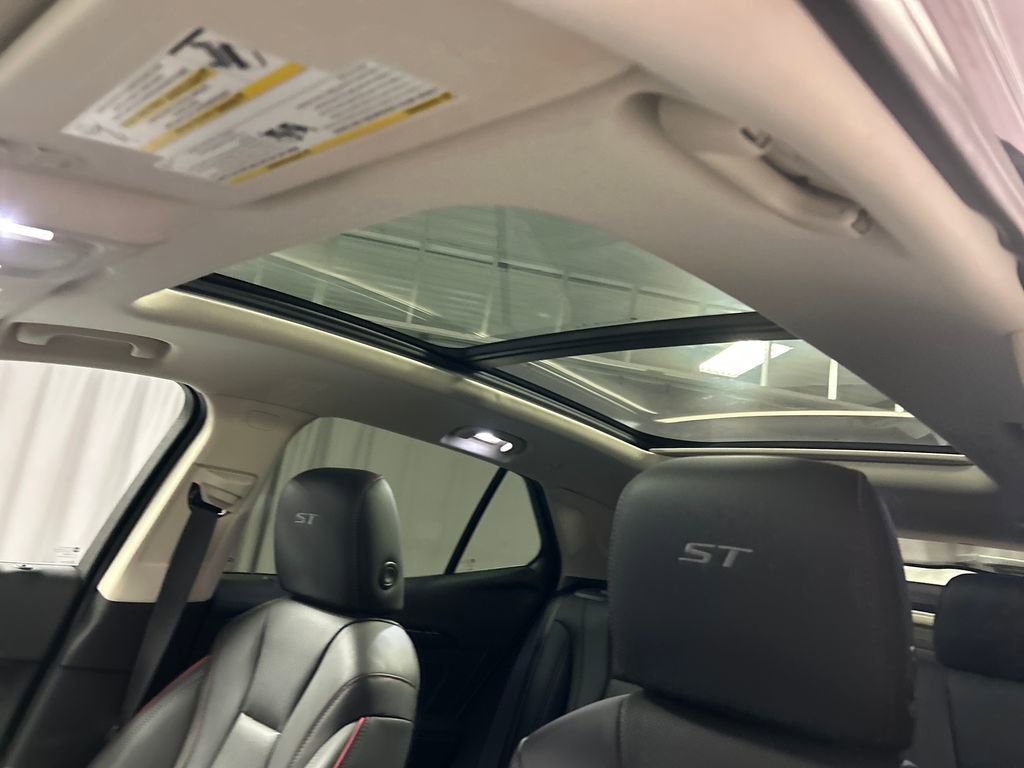 Used 2023 Buick Envision Essence w/ Sport Touring Package image 23