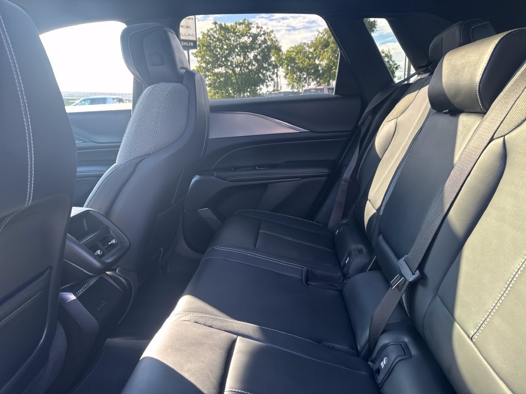 Used 2024 Cadillac Lyriq Tech AWD/4WD image 10