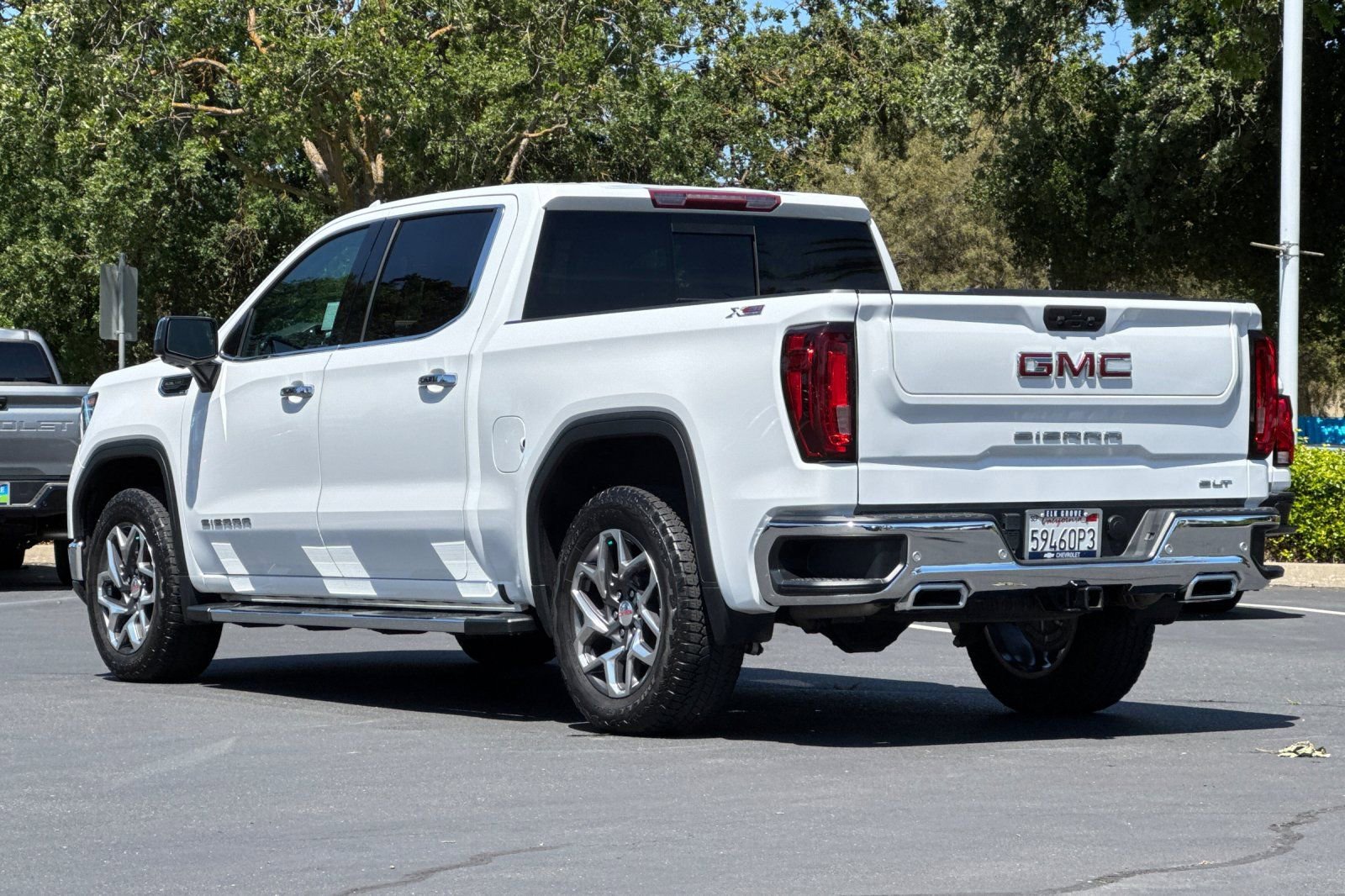 Used 2022 GMC Sierra 1500 SLT w/ SLT Premium Plus Package AWD/4WD image 5