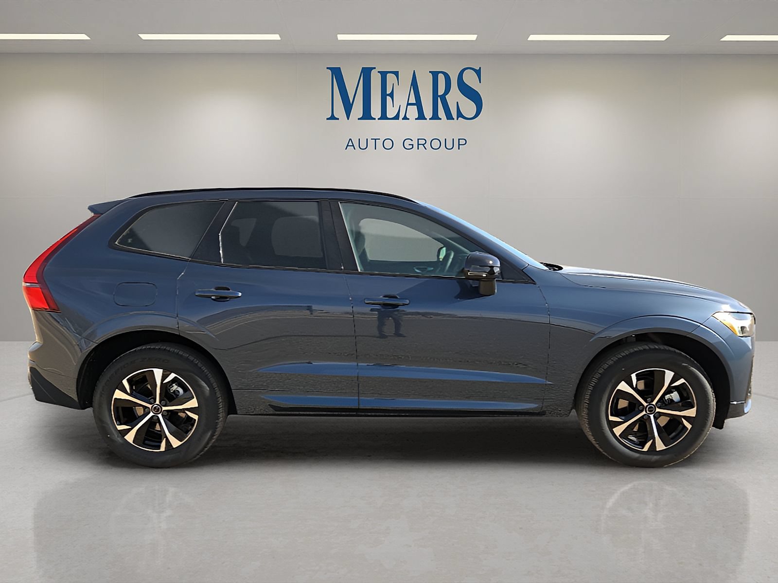 New 2026 Volvo XC60 B5 Core AWD/4WD image 6