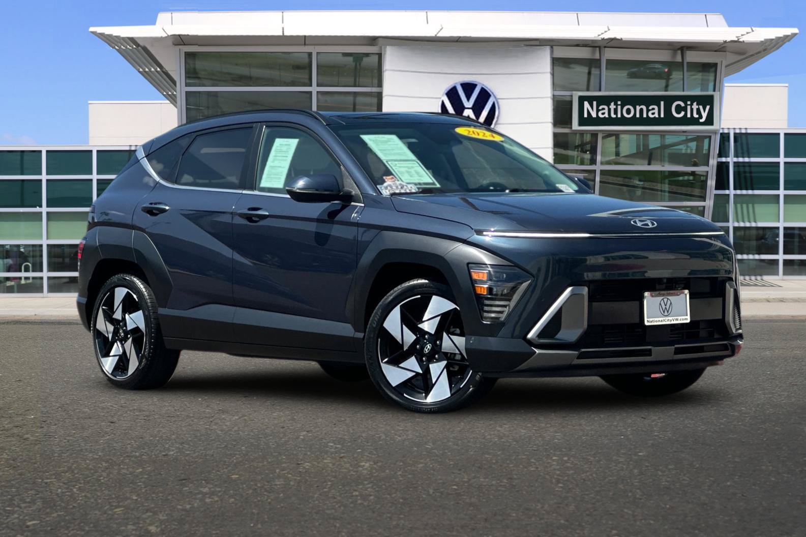 Used 2024 Hyundai Kona Limited FWD image 2