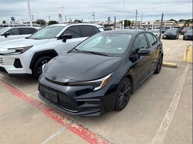 Used 2023 Toyota Corolla SE FWD image 3