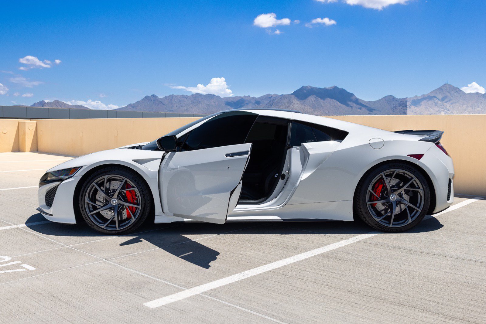 Used 2017 Acura NSX AWD/4WD image 11