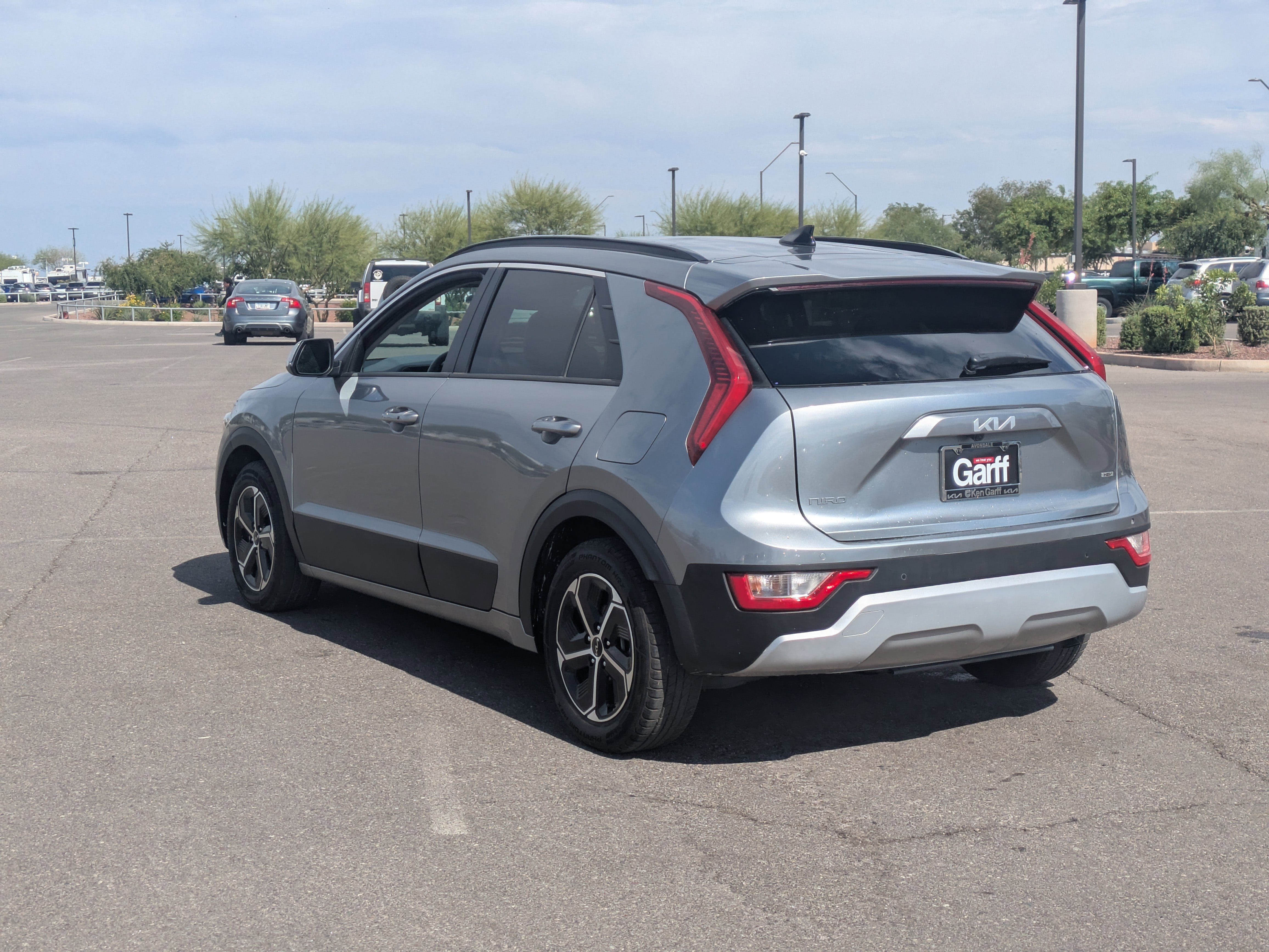 Certified 2023 Kia Niro EX image 3