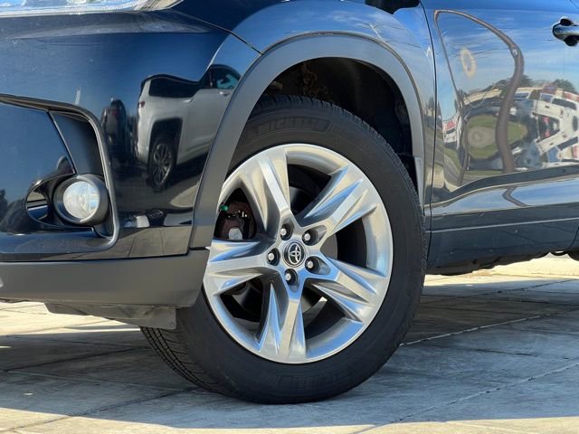 Used 2018 Toyota Highlander Limited image 2