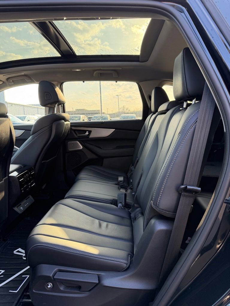 Certified 2025 Acura MDX w/ Technology Package image 12