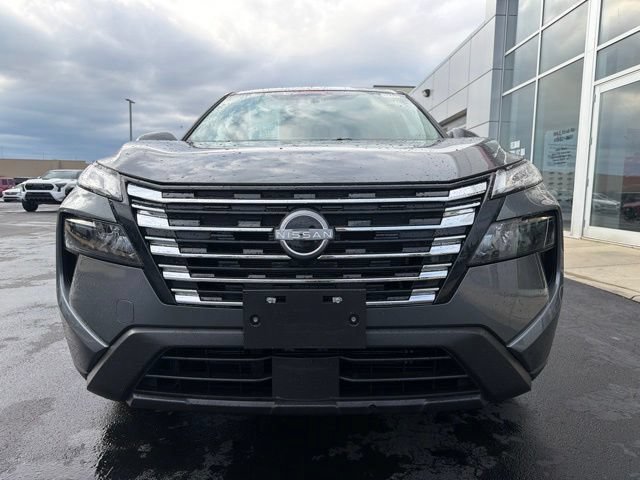 Used 2025 Nissan Rogue SV AWD/4WD image 2