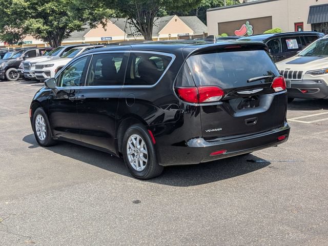 Certified 2024 Chrysler Voyager LX FWD image 5
