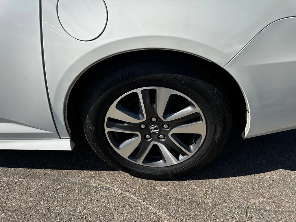 Used 2015 Honda Odyssey Touring image 11