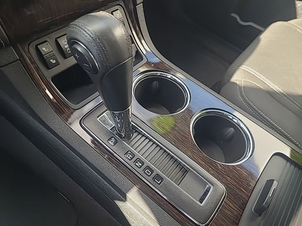 Used 2016 Chevrolet Traverse LT w/ Style and Technology Package FWD image 24