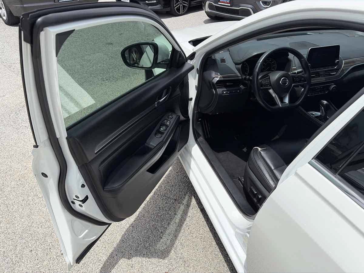 Used 2019 Nissan Altima 2.5 SL FWD image 6