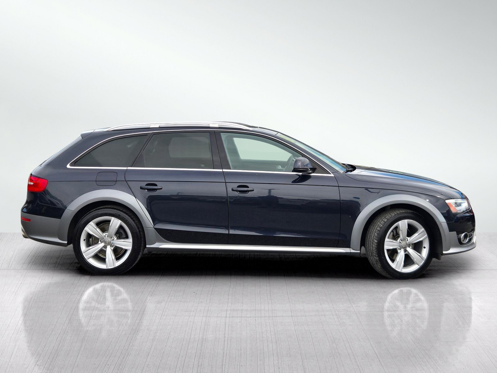 Used 2016 Audi A4 Premium AWD/4WD image 3