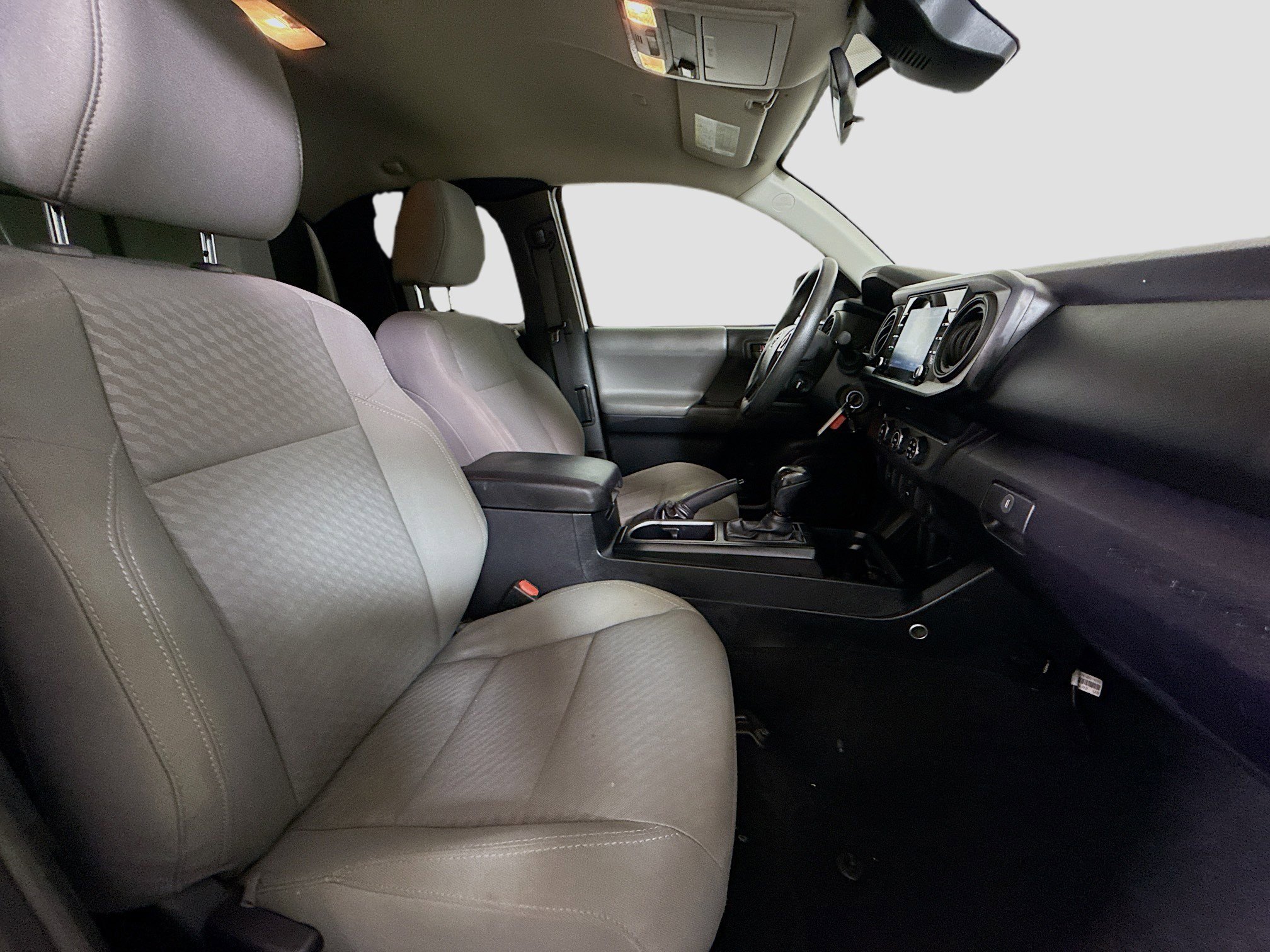 Used 2020 Toyota Tacoma SR image 28