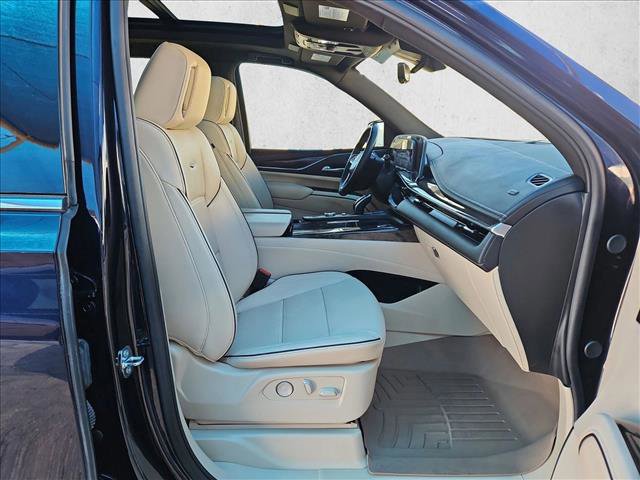 Certified 2024 Cadillac Escalade Premium Luxury image 23