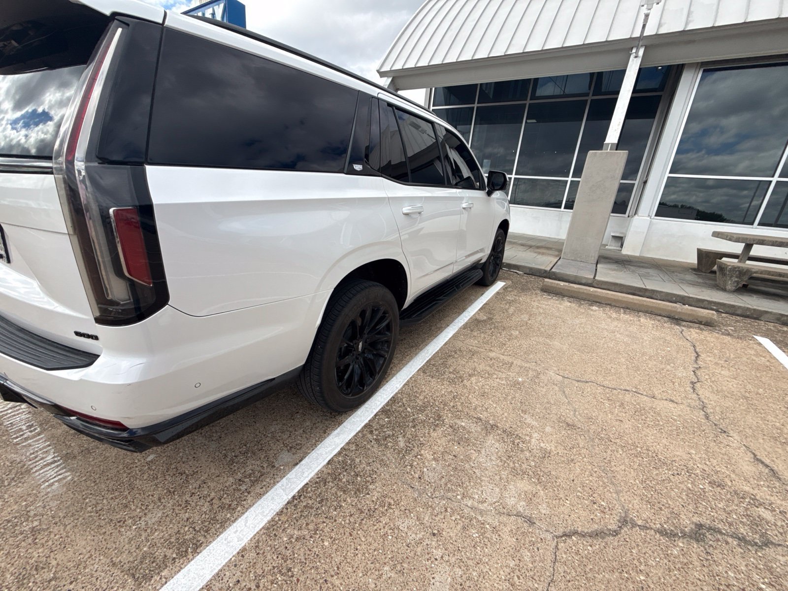 Used 2021 Cadillac Escalade Sport w/ LPO, ONYX Package AWD/4WD image 10