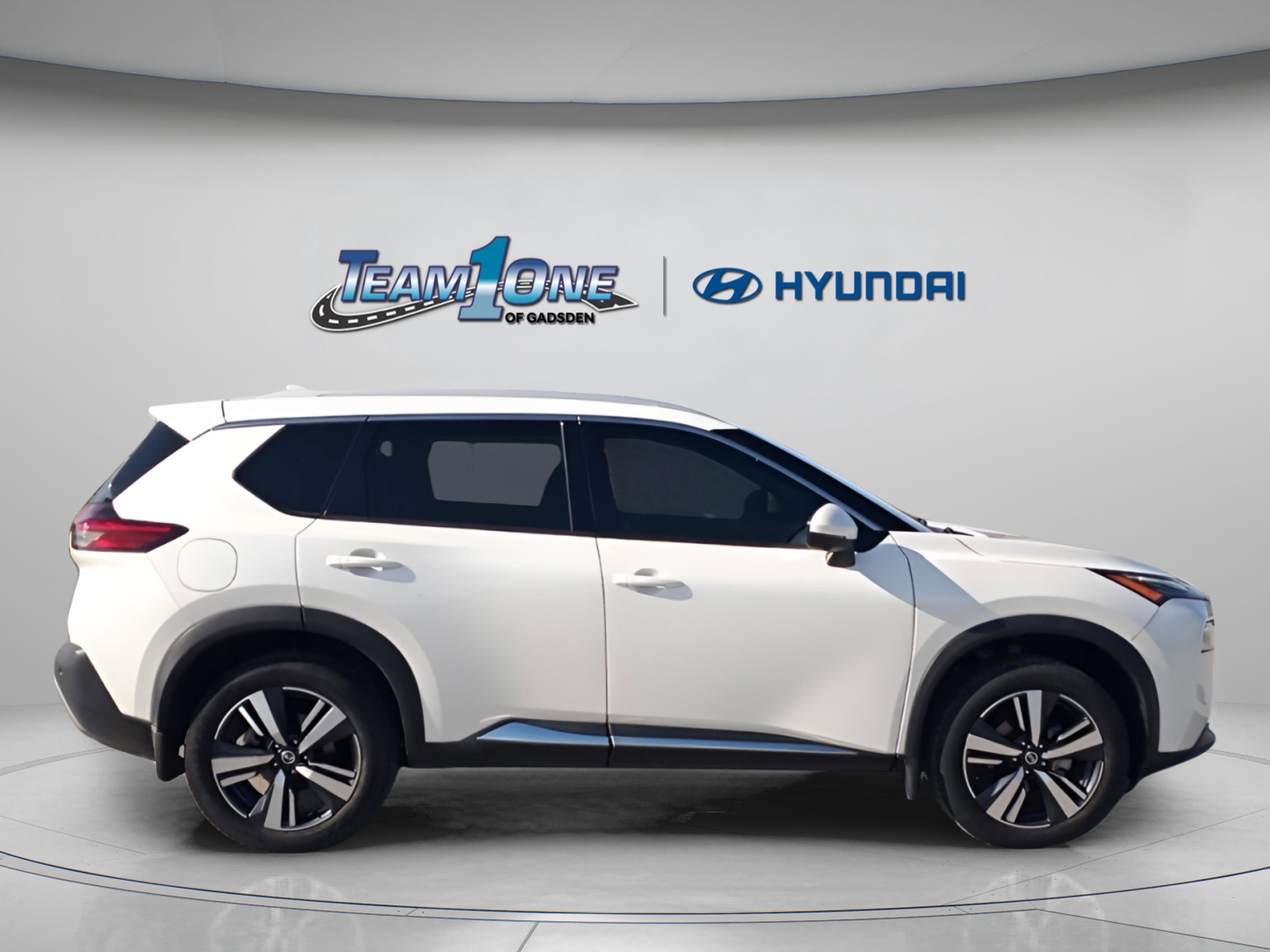 Used 2021 Nissan Rogue SL w/ Premium Package image 9