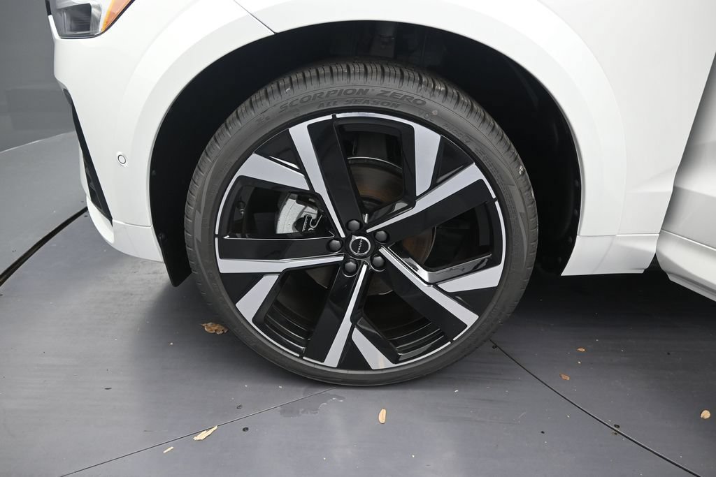 New 2026 Volvo XC60 B5 Ultra AWD/4WD image 9