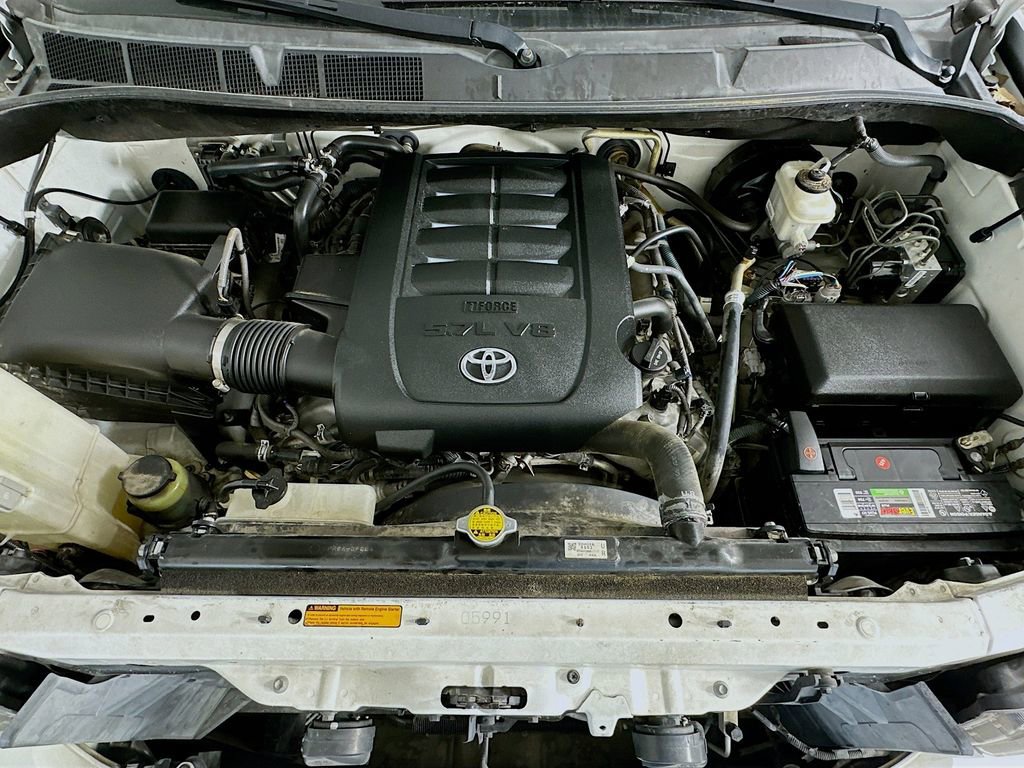 Used 2016 Toyota Sequoia Platinum image 32