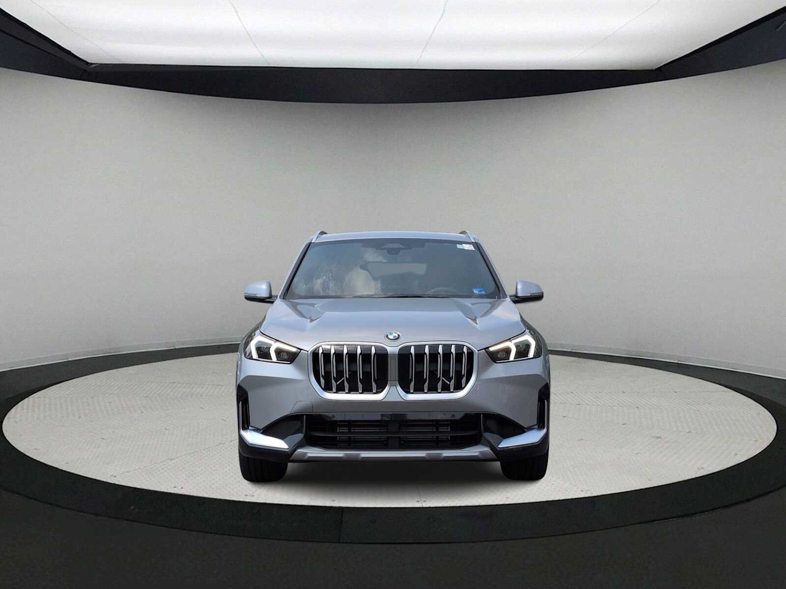 New 2026 BMW X1 xDrive28i w/ Convenience Package AWD/4WD image 3