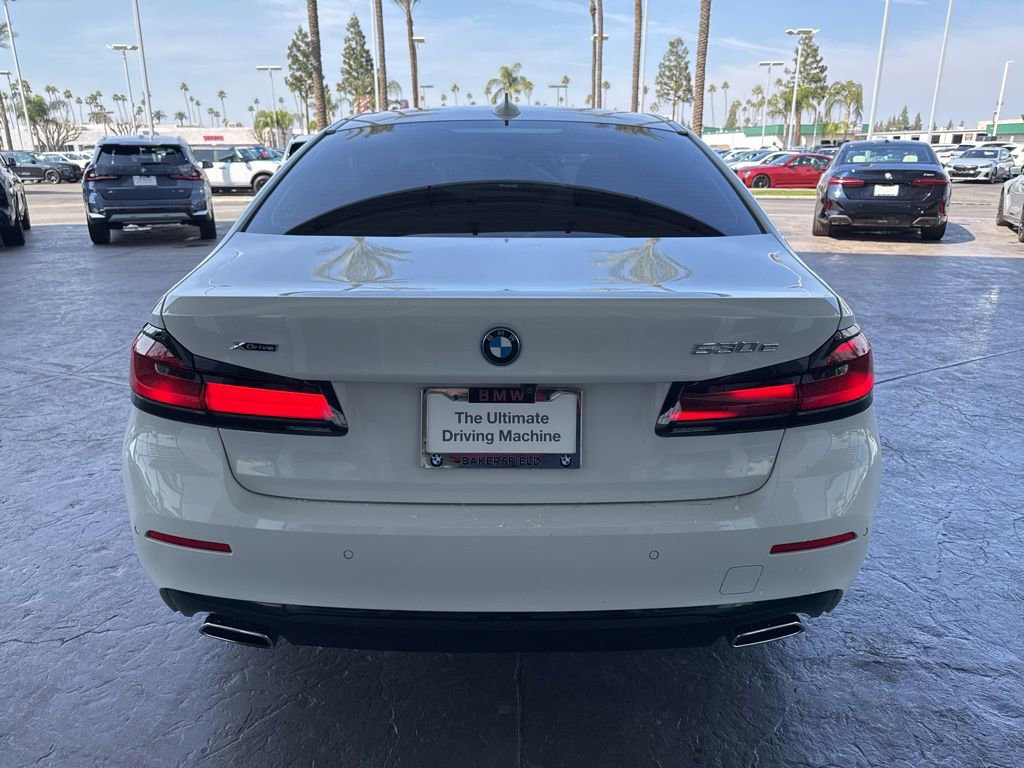 Used 2023 BMW 530e xDrive w/ Convenience Package image 4
