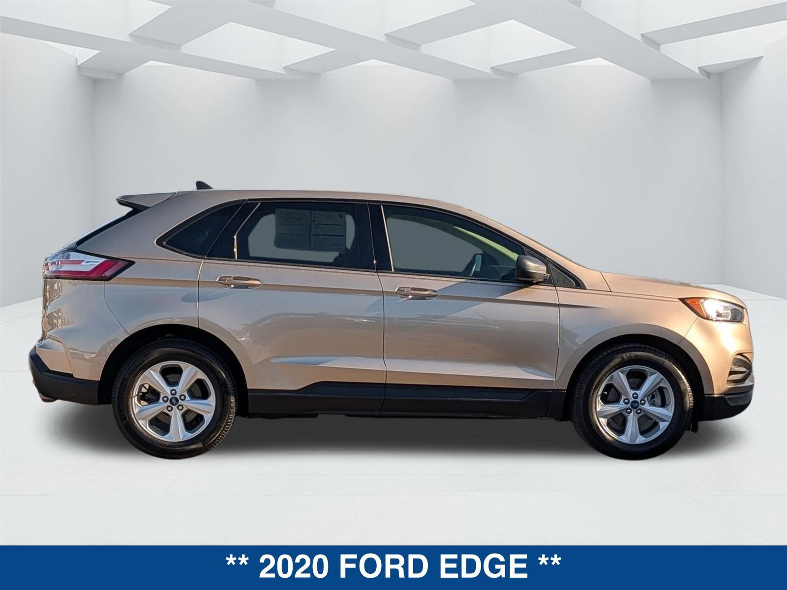 Certified 2020 Ford Edge SE image 3