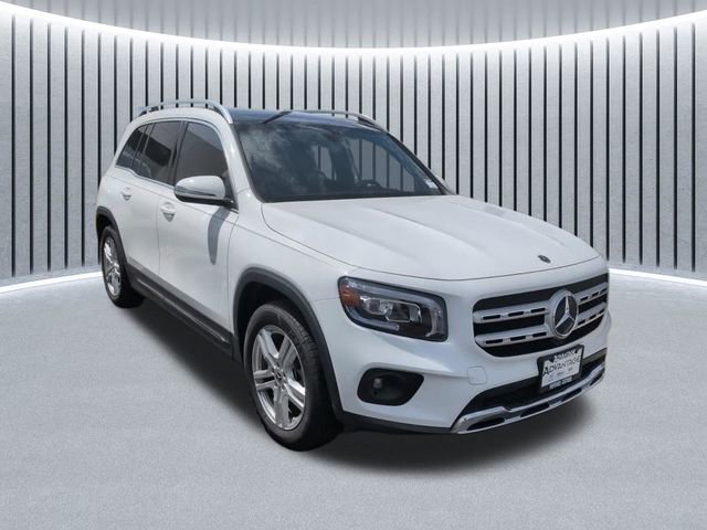 Used 2023 Mercedes-Benz GLB 250 4MATIC image 2