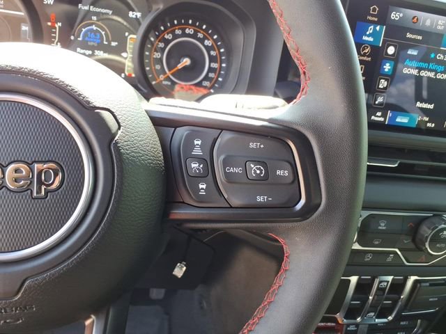 Used 2024 Jeep Gladiator Rubicon AWD/4WD image 25