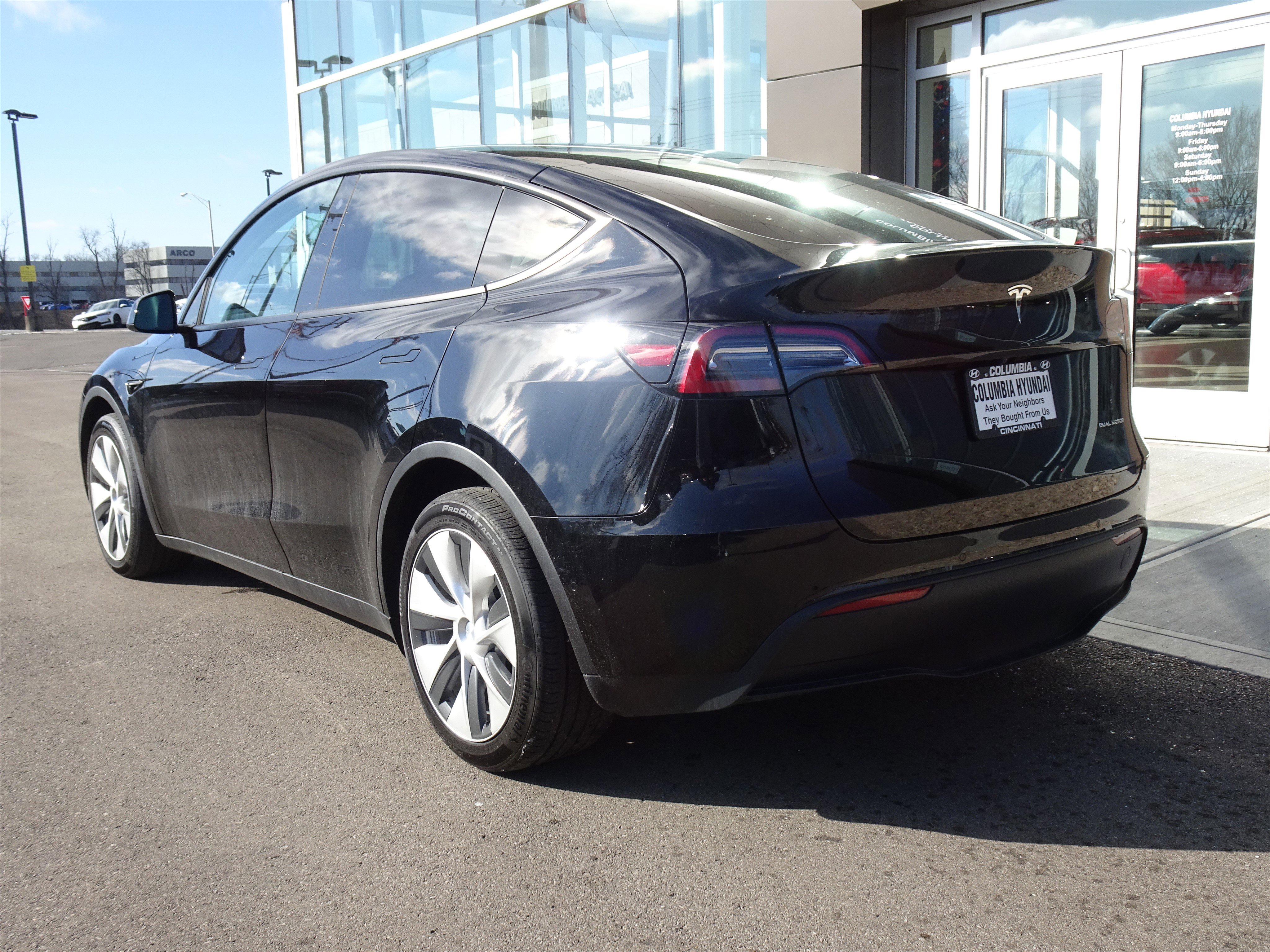 Used 2021 Tesla Model Y Long Range image 3