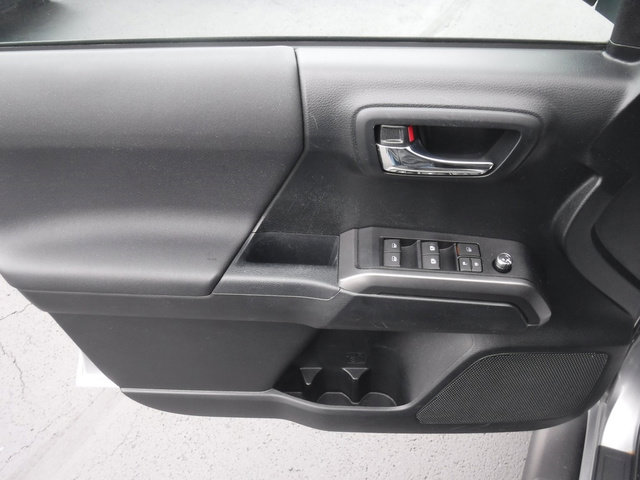 Used 2017 Toyota Tacoma TRD Sport image 20