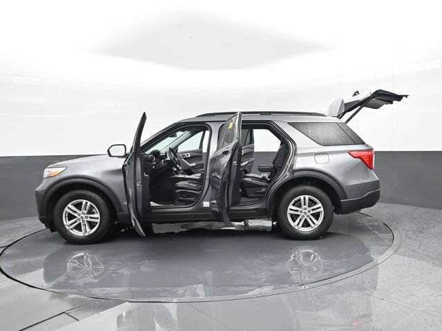 Used 2022 Ford Explorer XLT w/ Equipment Group 202A AWD/4WD image 32