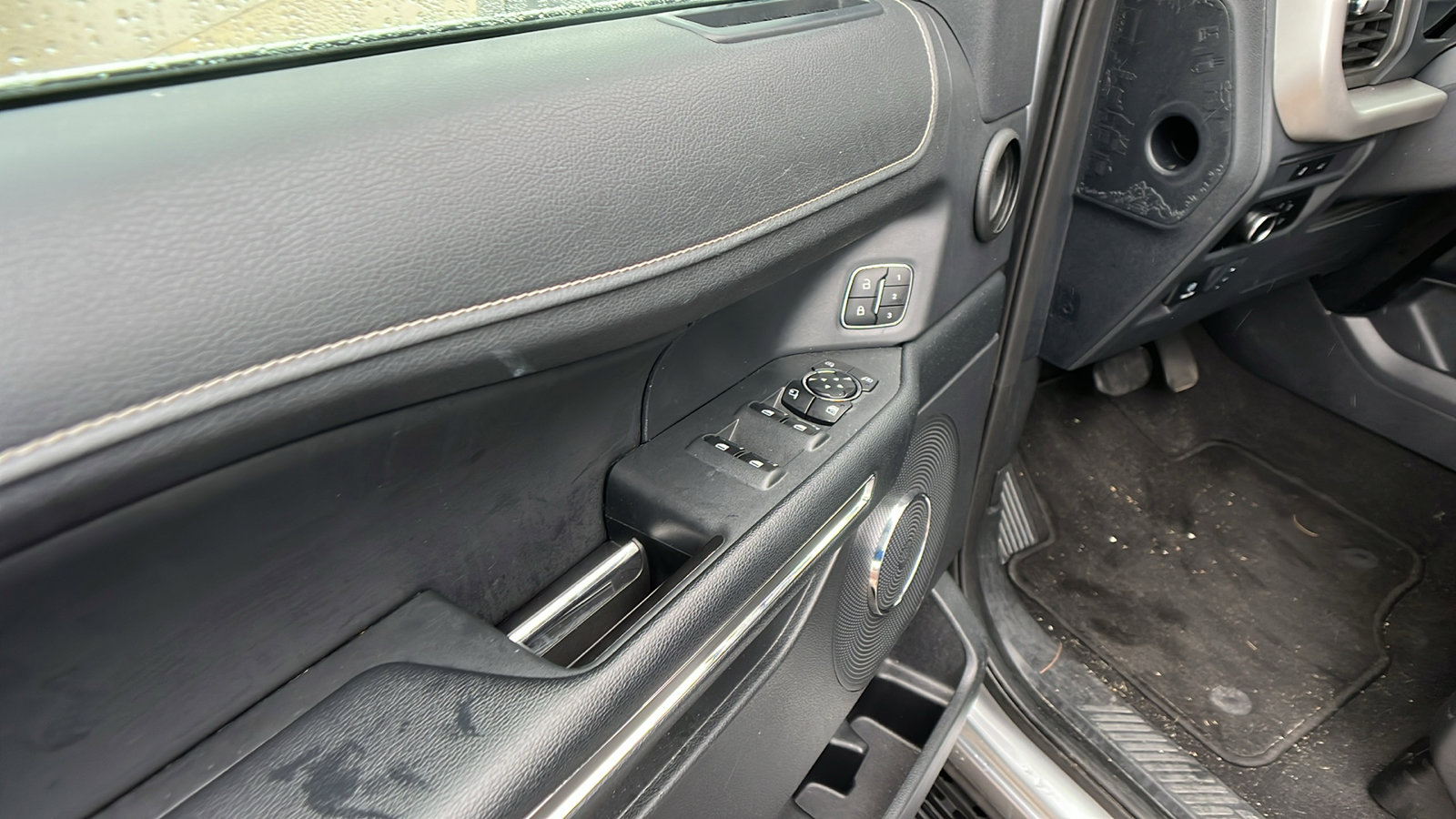 Used 2024 Ford Expedition Max XLT image 16