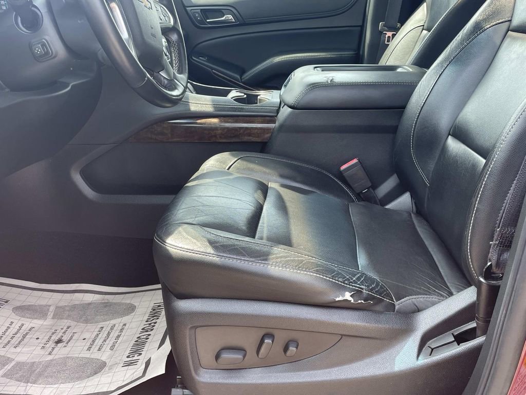 Used 2017 Chevrolet Suburban LT image 22