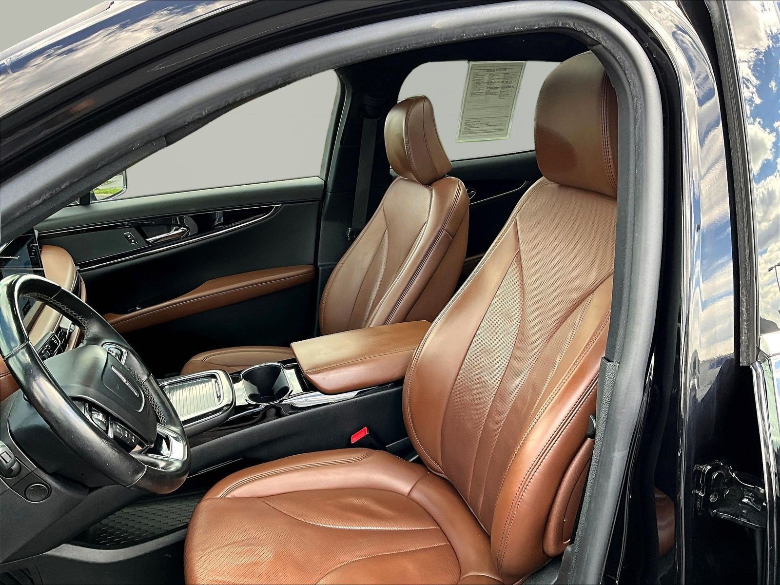 Used 2023 Lincoln Nautilus Reserve AWD/4WD image 21
