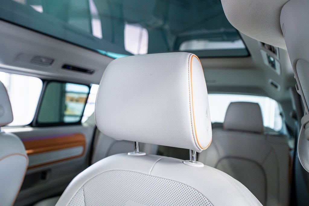 Used 2025 Volkswagen ID. Buzz 1st Edition image 36