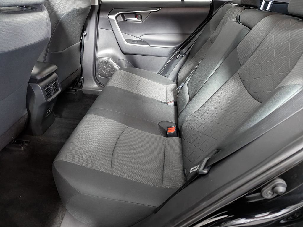 Used 2021 Toyota RAV4 XLE image 41