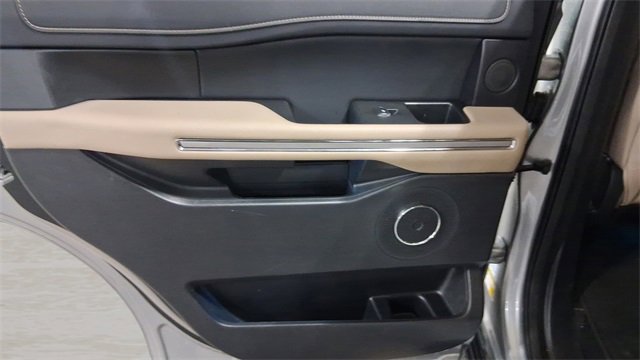 Used 2024 Ford Expedition Limited image 22